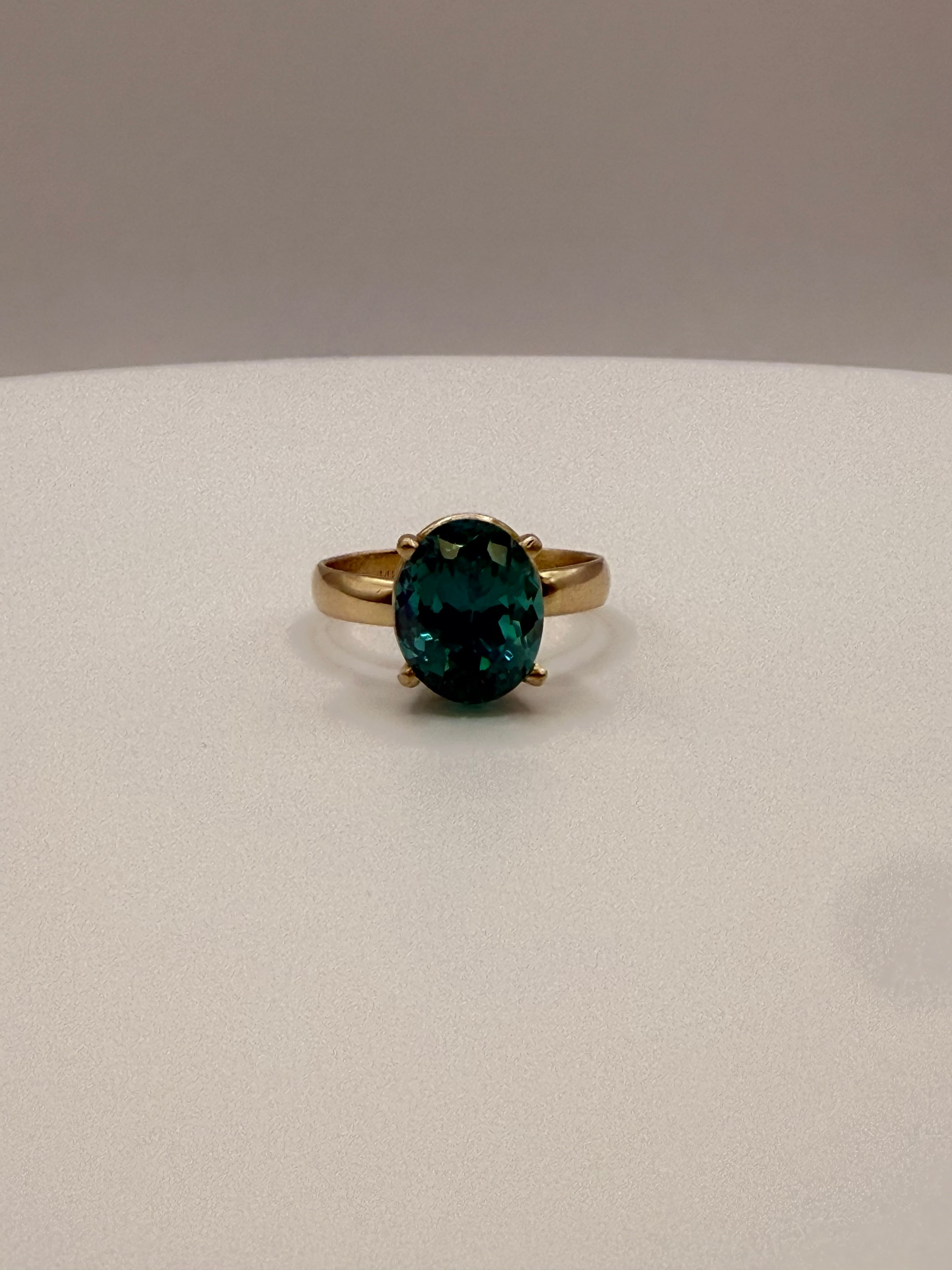 14k Yellow Gold Natural Bi-Colored Blue/Green Sapphire Ring