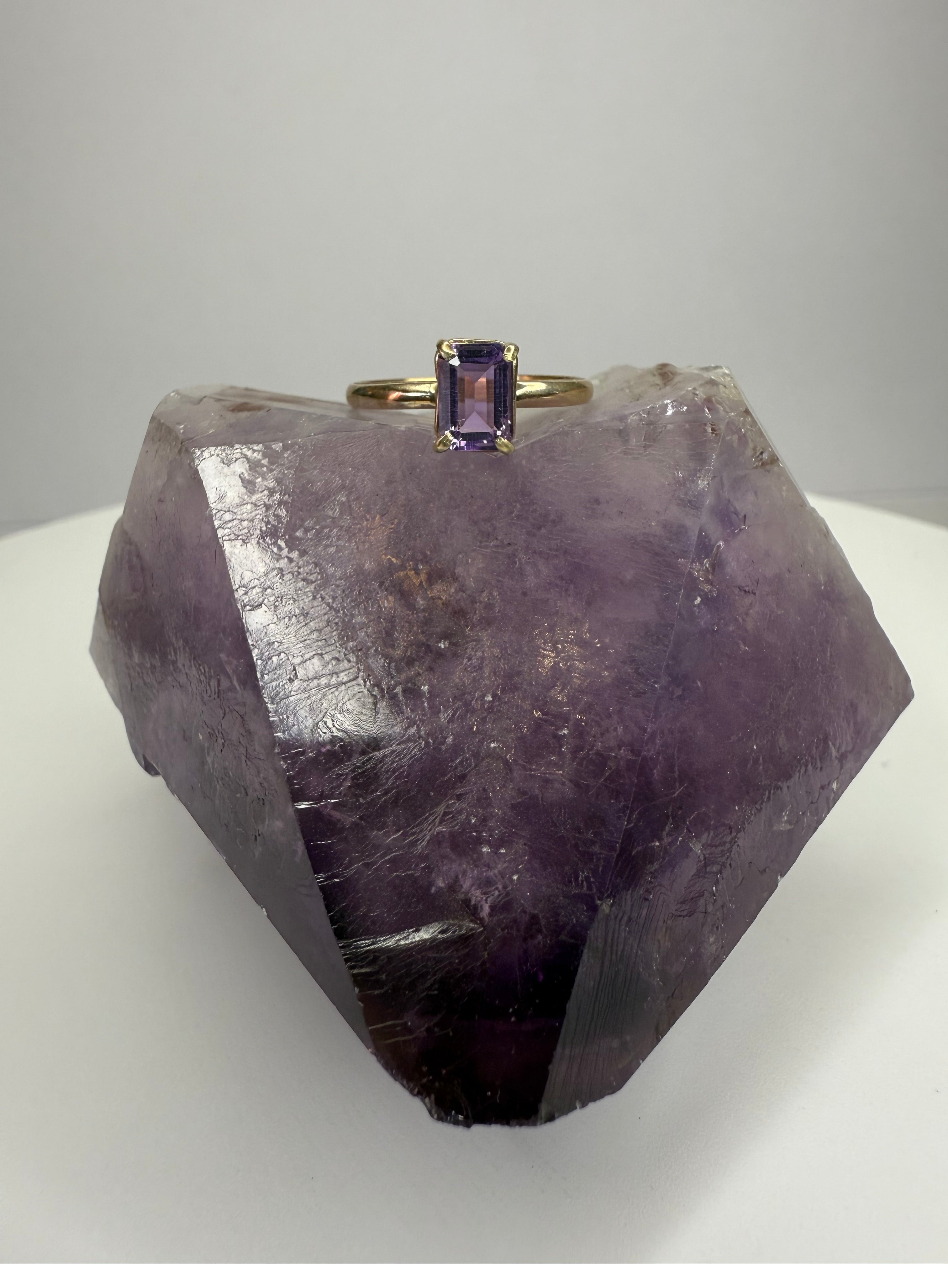 14k Yellow Gold Amethyst Ring