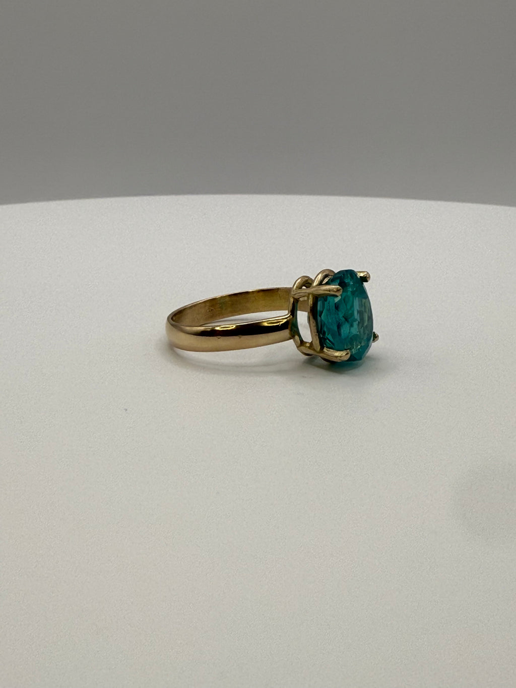 14k Yellow Gold Natural Bi-Colored Blue/Green Sapphire Ring