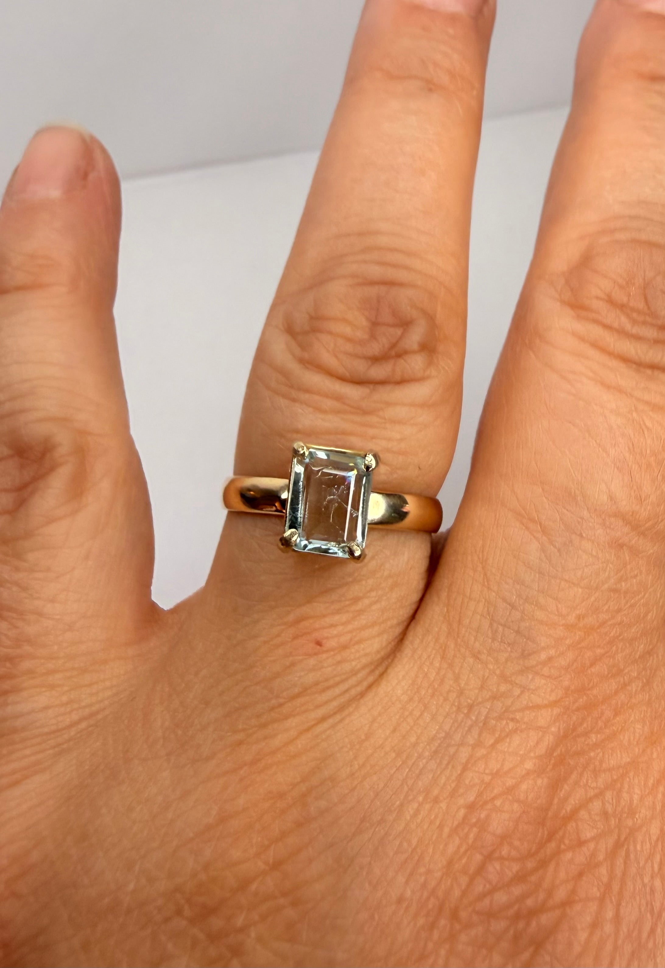 14k Yellow Gold Natural Aquamarine Ring Size 7