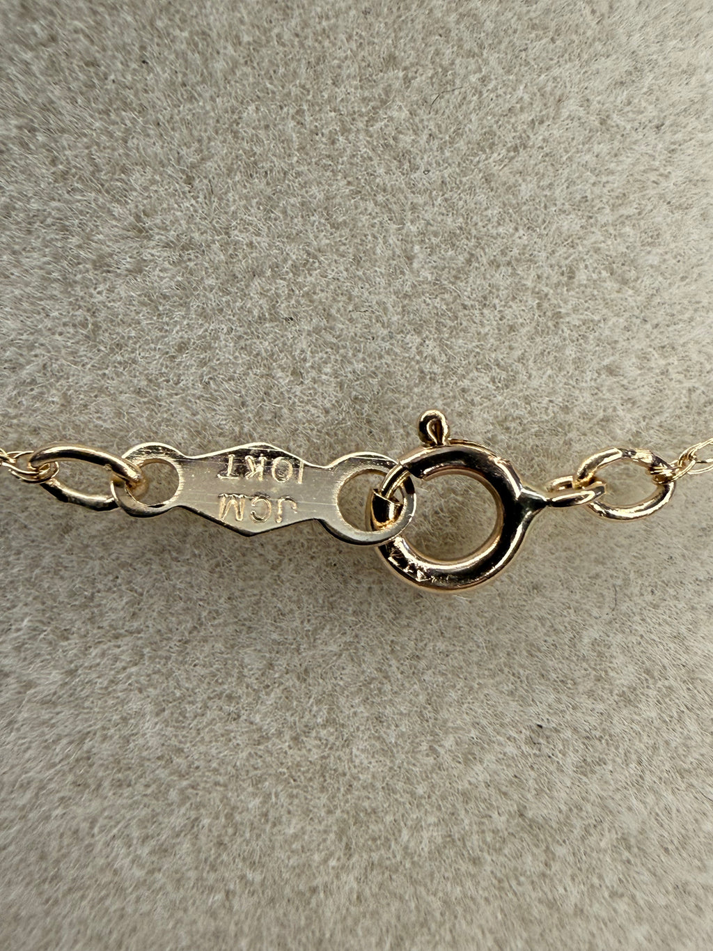 10k Yellow Gold 3 Stone Cubic Zirconia Necklace