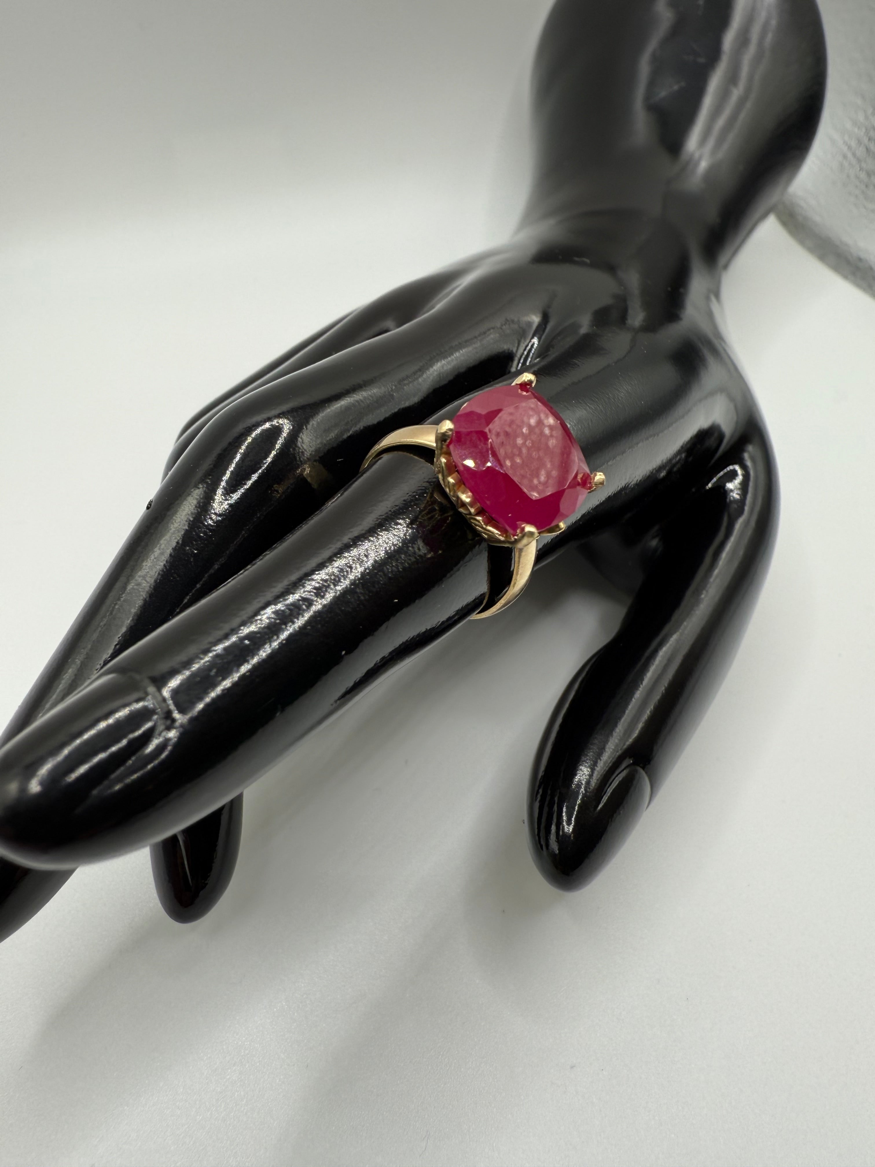 14k Yellow Gold 6ct Natural Ruby Ring