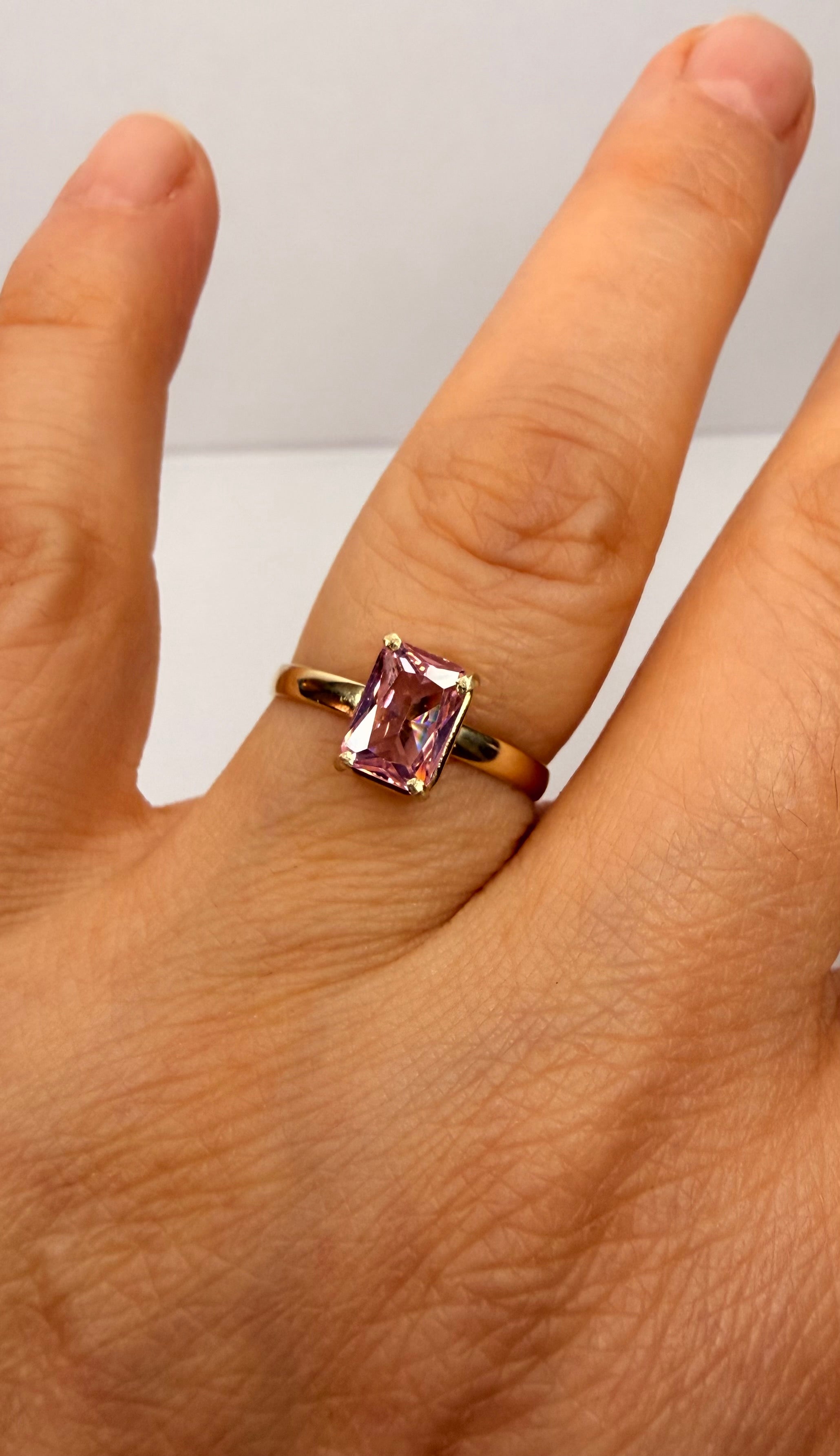 14k Yellow Gold Natural Pink Sapphire
