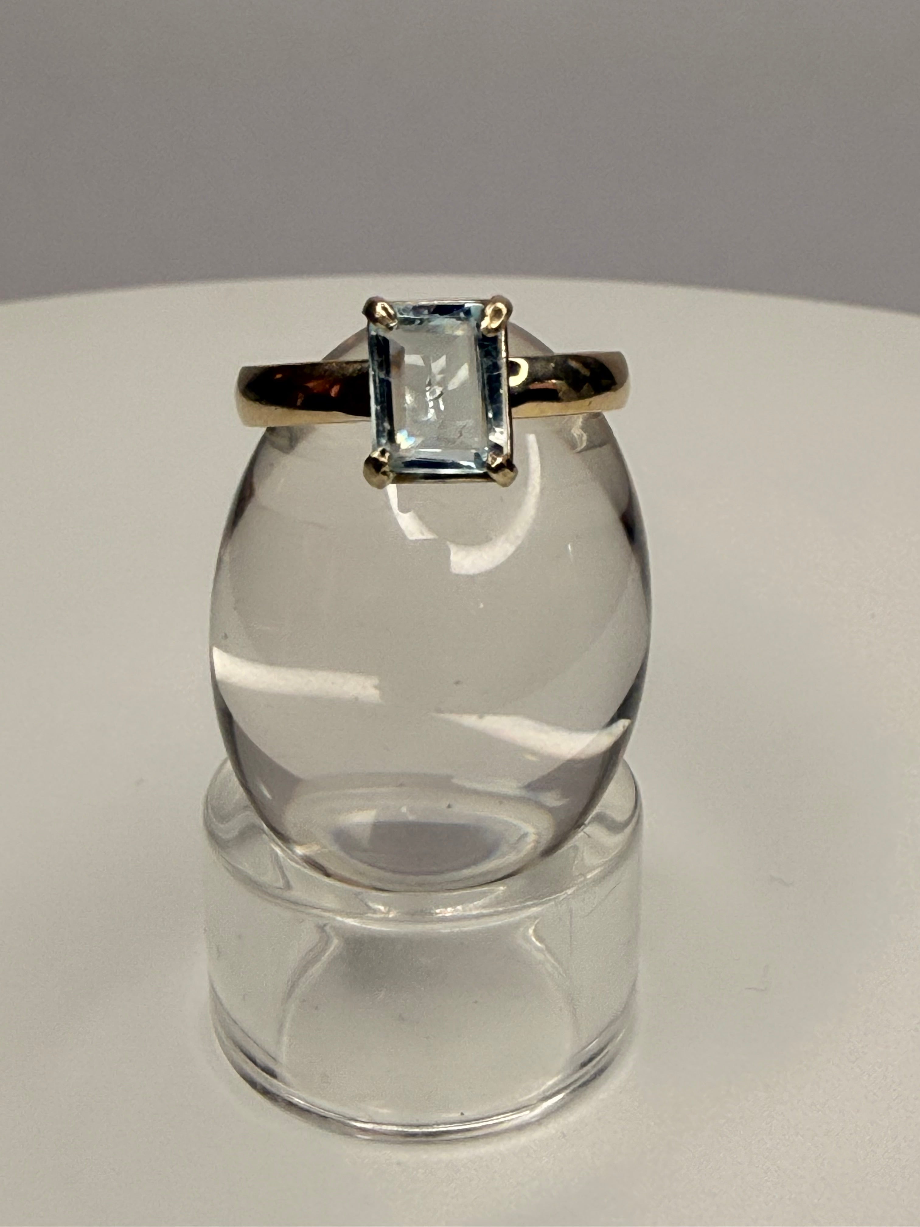 14k Yellow Gold Natural Aquamarine Ring Size 7