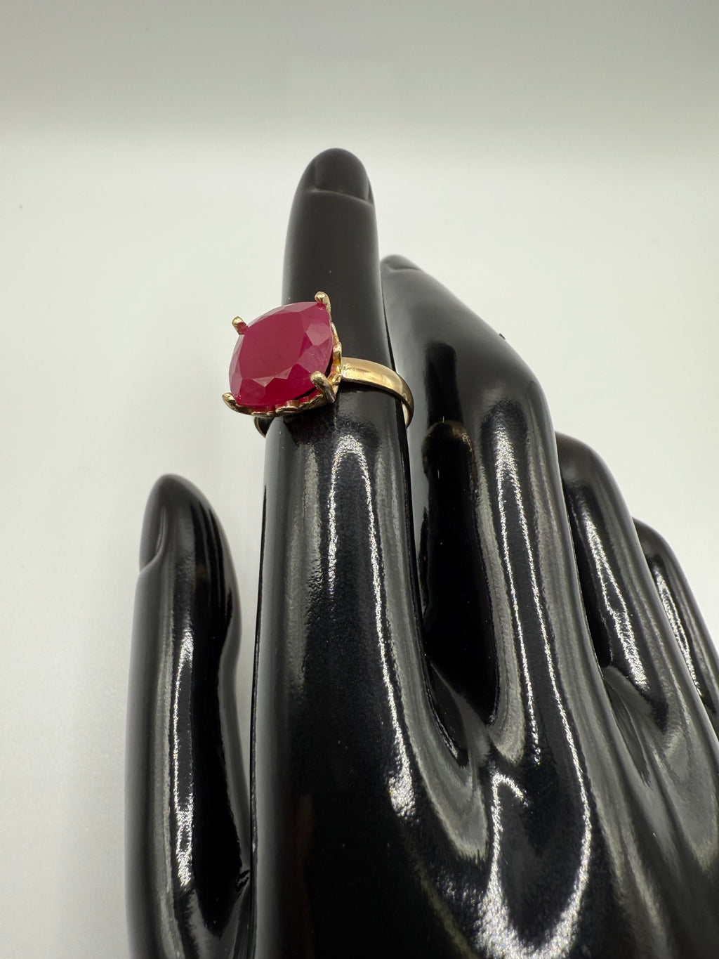 14k Yellow Gold 6ct Natural Ruby Ring
