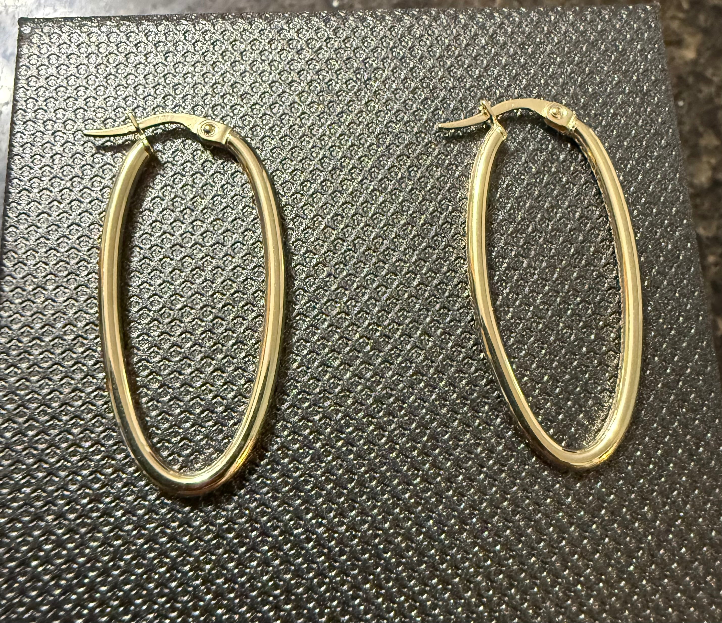 14K Yellow Gold Elongated Oval Tube 35mm Hoop Earrings