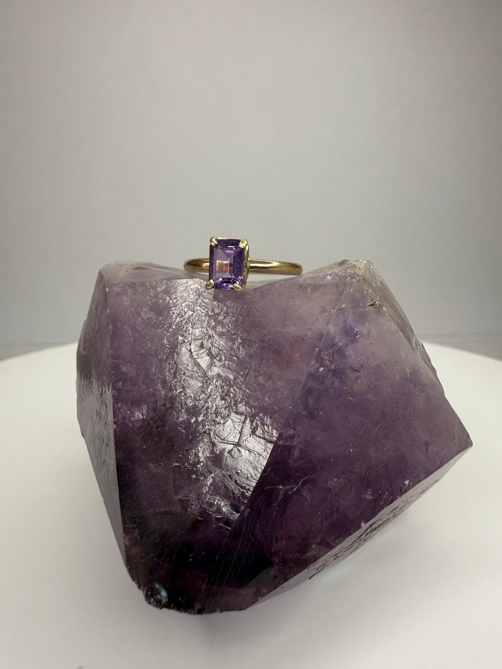14k Yellow Gold Amethyst Ring