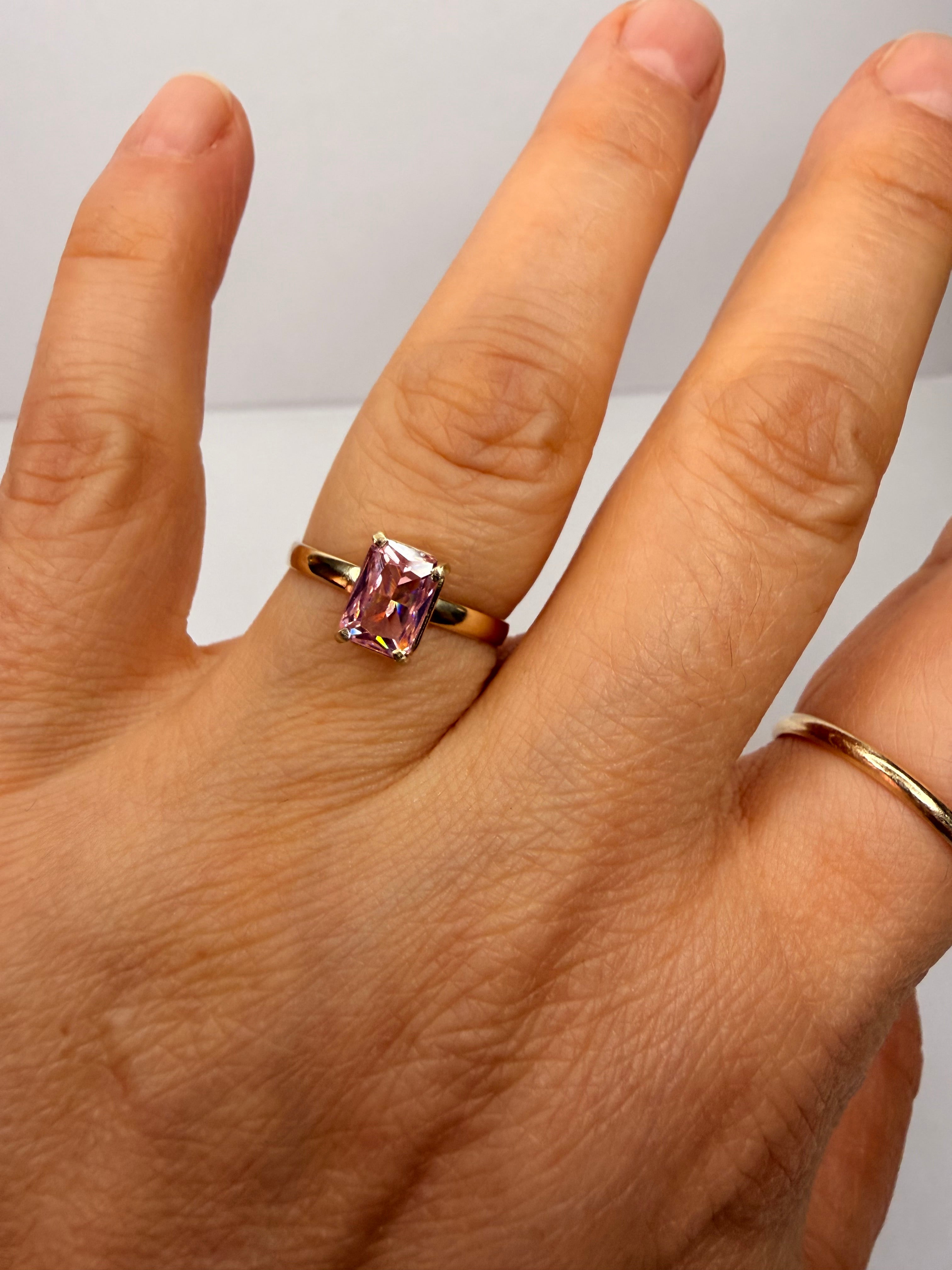 14k Yellow Gold Natural Pink Sapphire