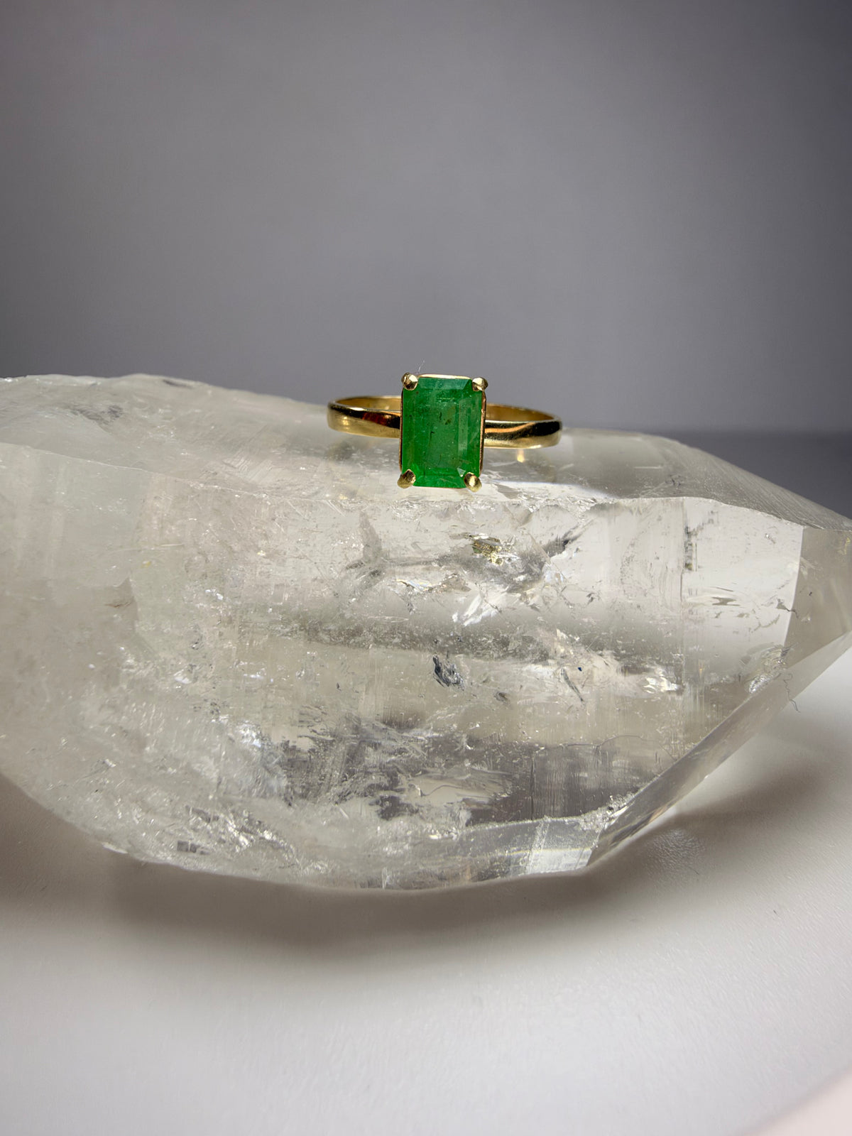 14k Yellow Gold Natural Emerald Ring