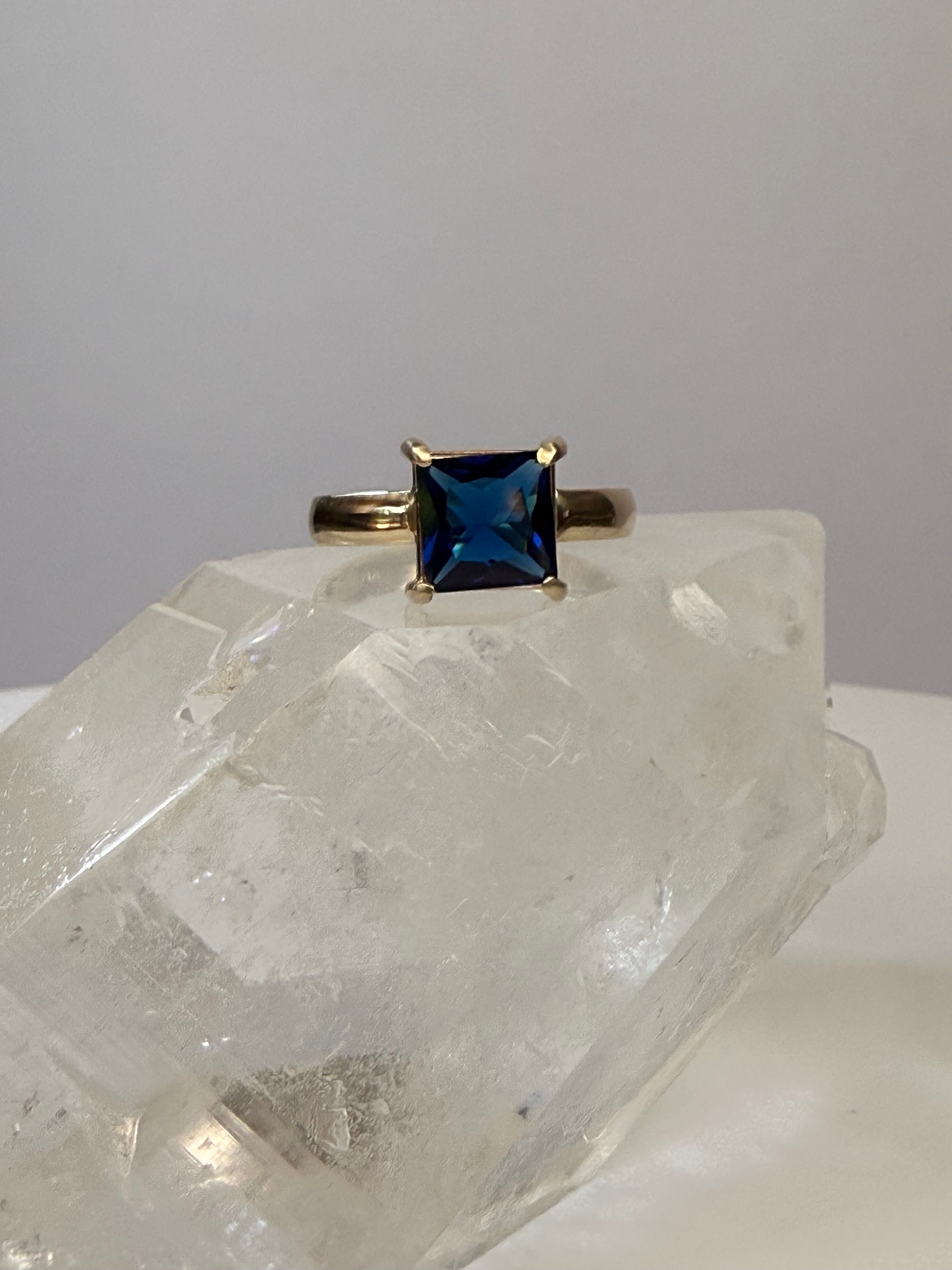 14k Yellow Gold Natural Princess Cut Sapphire Ring