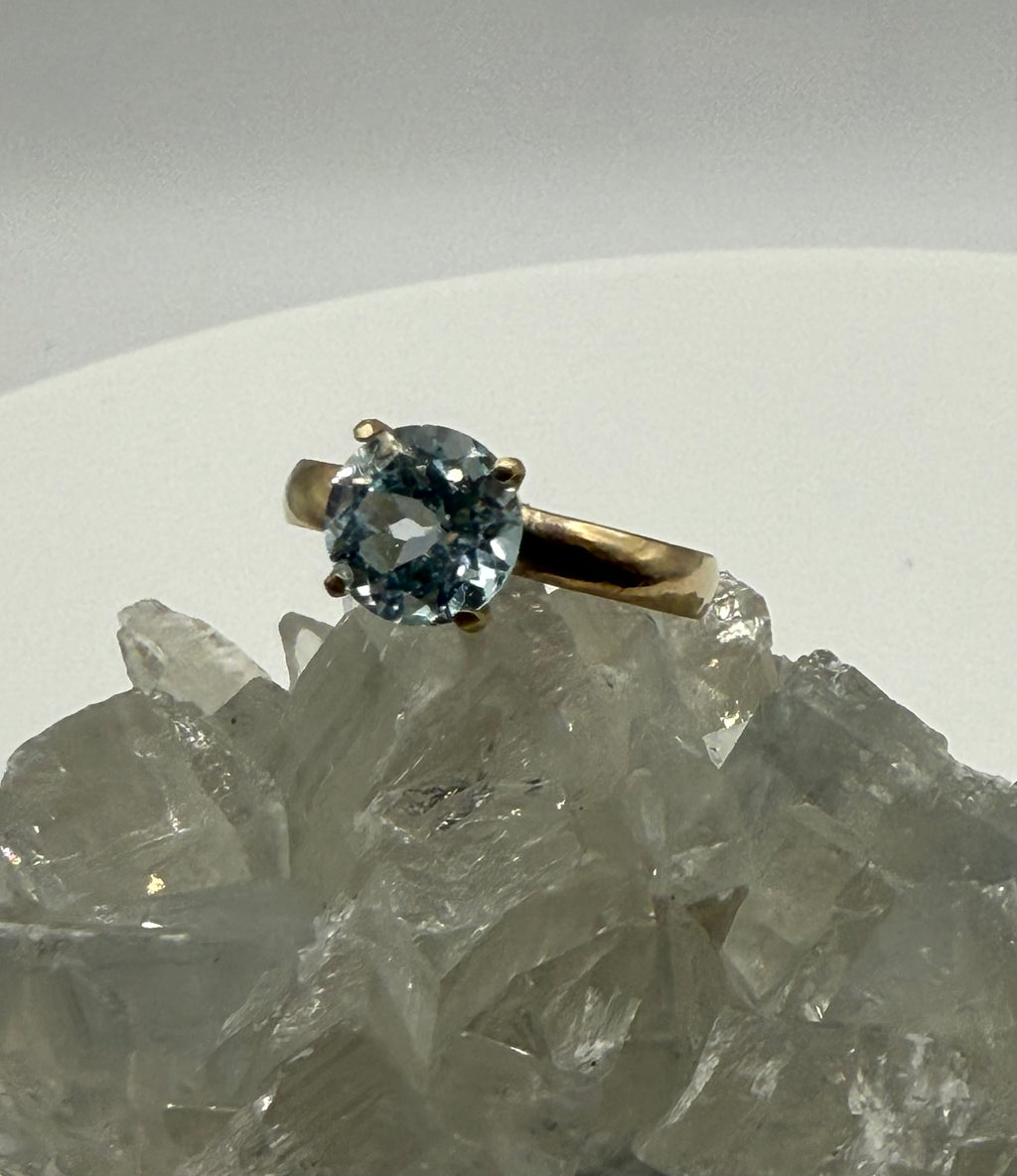 14k Solitaire Round Aquamarine Ring.