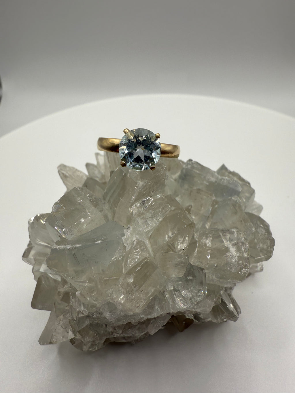 14k Solitaire Round Aquamarine Ring.