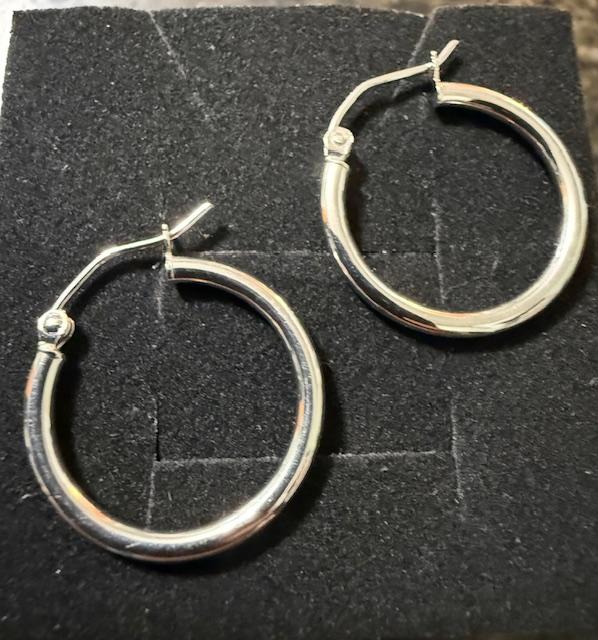 14k White Gold Hoop Earrings