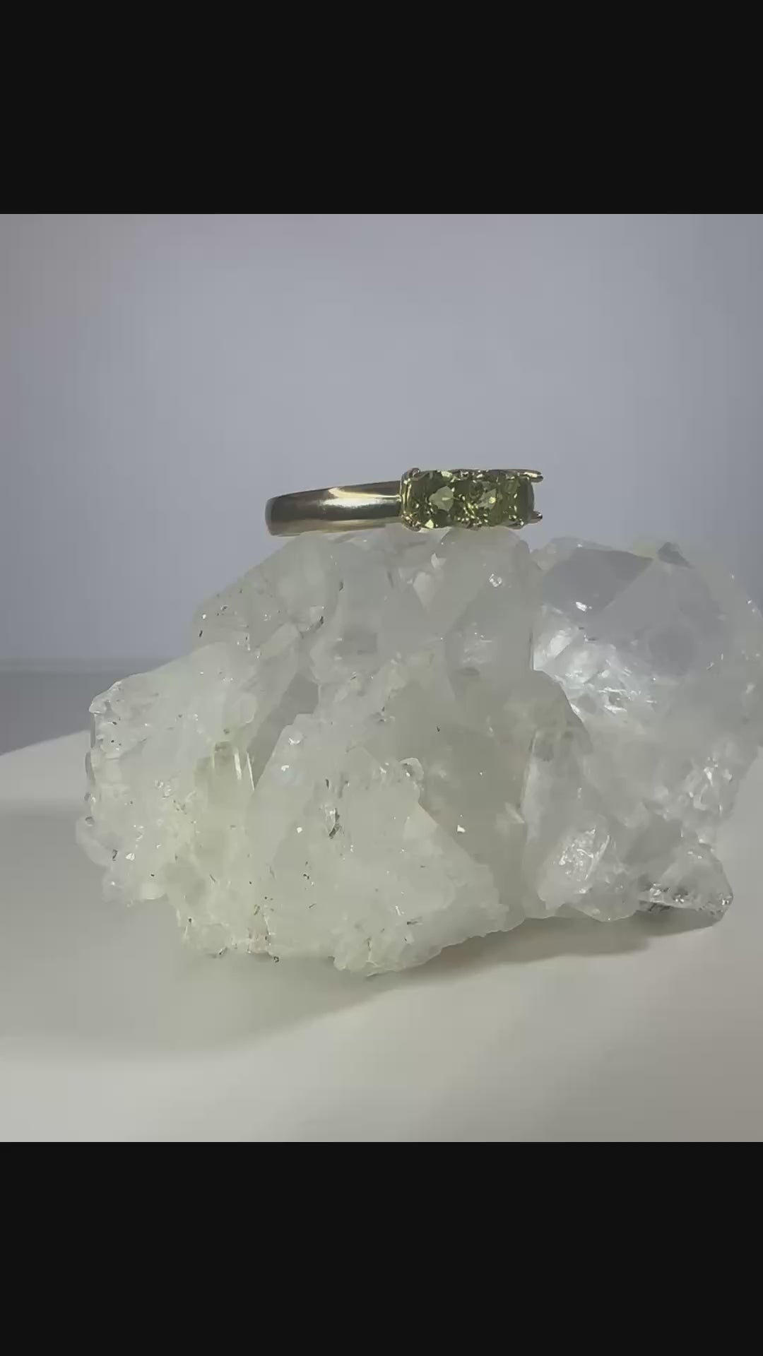 14k Yellow Gold Three Stone Setting Natural Peridot Ring