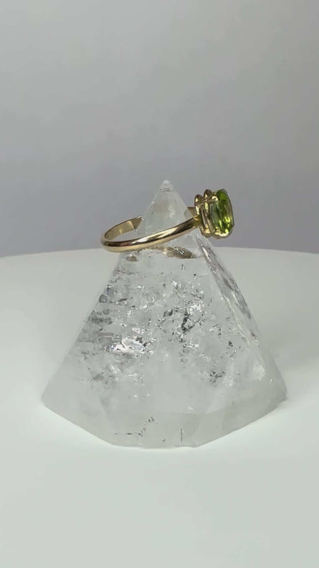 14k Yellow Gold Peridot Ring