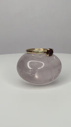 14k yellow gold ring with deep red round garnet center stone, size 6